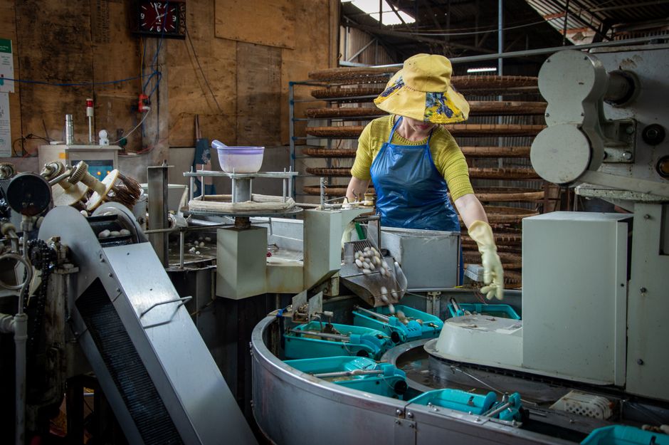 Custom Cap Manufacturing for Australian Brands — Complete Guide