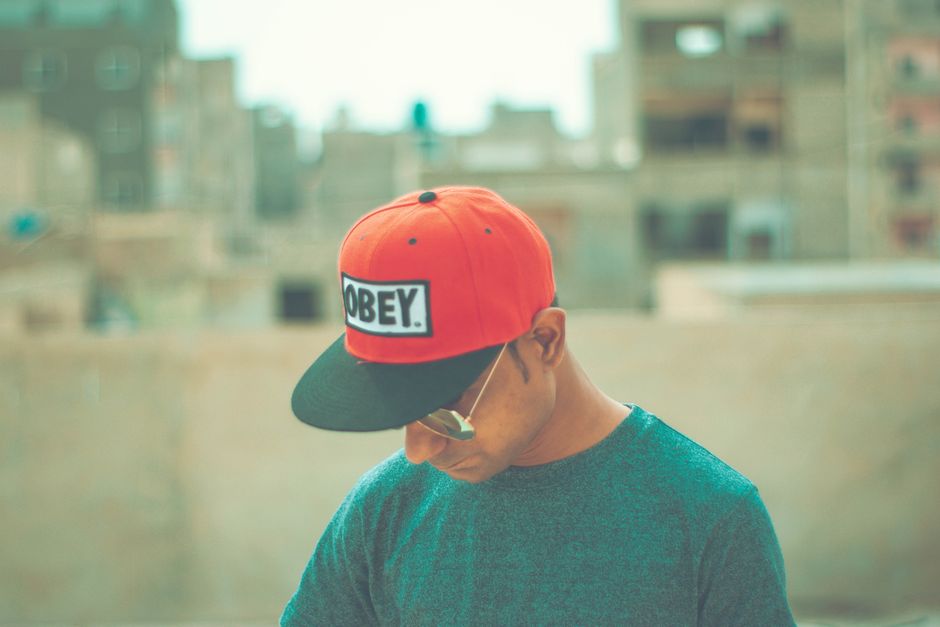 Topi Custom Bordir untuk Brand Streetwear Indonesia